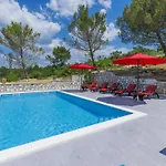 Vakantiehuis Kosic By Interhome Trget