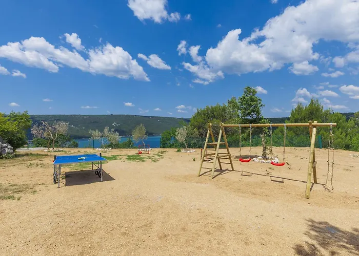 Сasa de vacaciones Kosic By Interhome