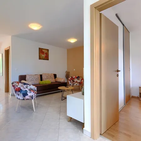 Kosic By Interhome Trget